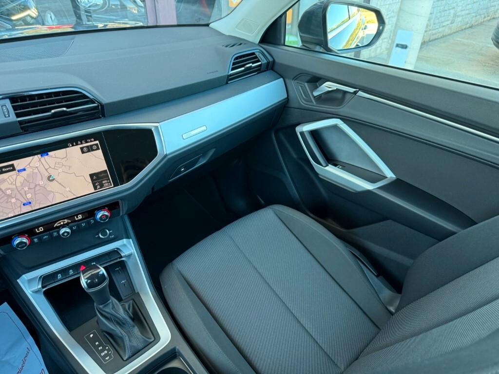 Audi Q3 35 1.5 Tfsi Business Advanced S-Tronic