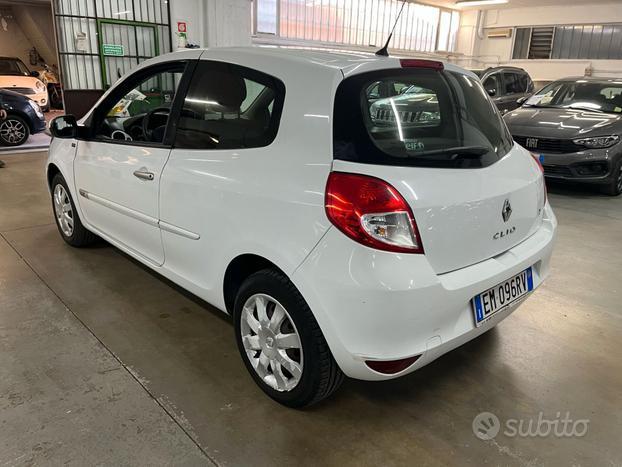 Renault Clio 1.2 tenuta molto bene!!!