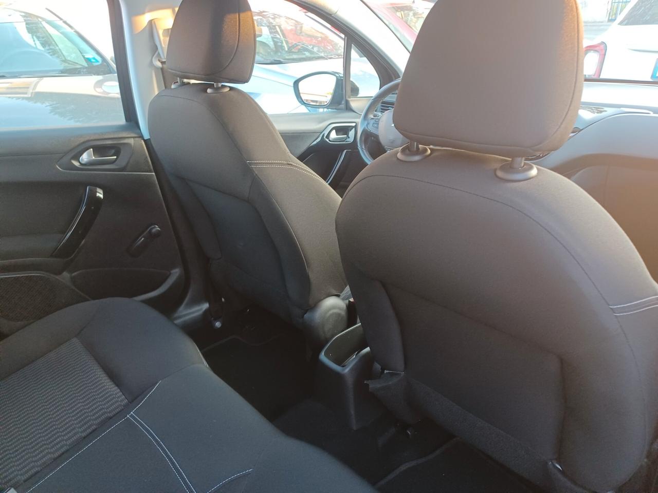 Peugeot 208 1.6 e-HDi Allure SOLO 90000 KM