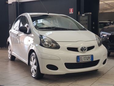 TOYOTA Aygo 1.0 VVT-i 5p. Now Connect