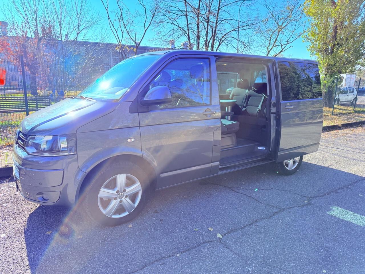 VW Multivan-PARI AL NUOVO 160km 7 POSTI-OK PERMUTE