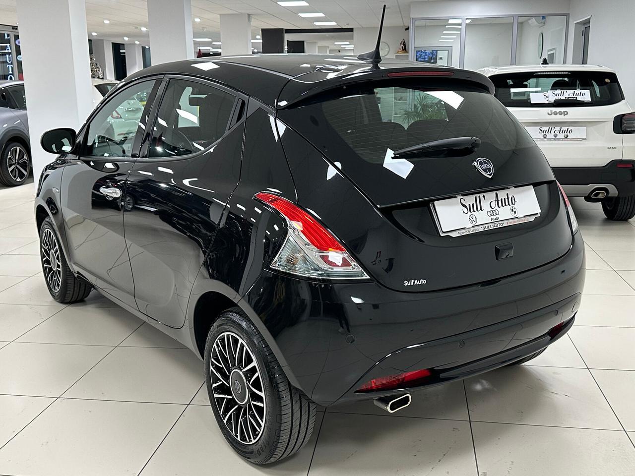 Lancia Ypsilon 1.0 Hybrid 70 CV Gold Plus 2024