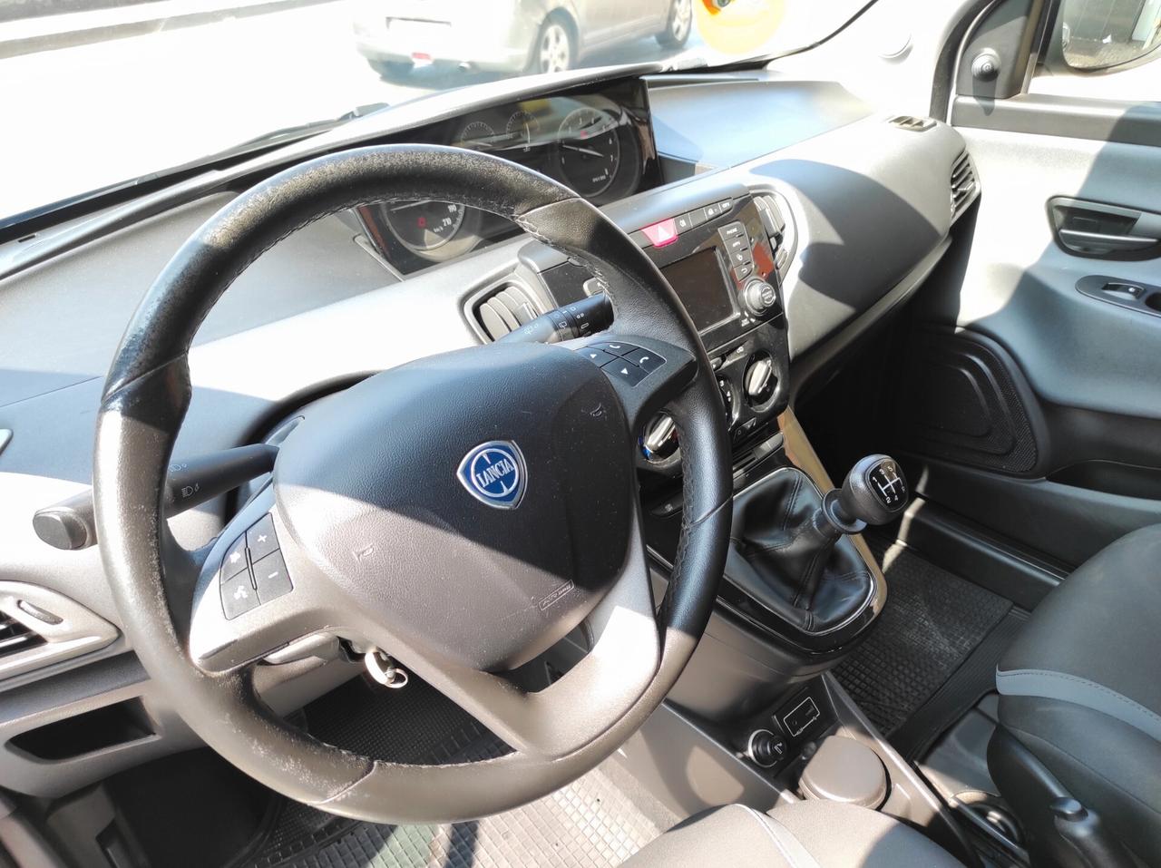 Lancia Ypsilon 2016 1.2 benz Bluetooth Comand V