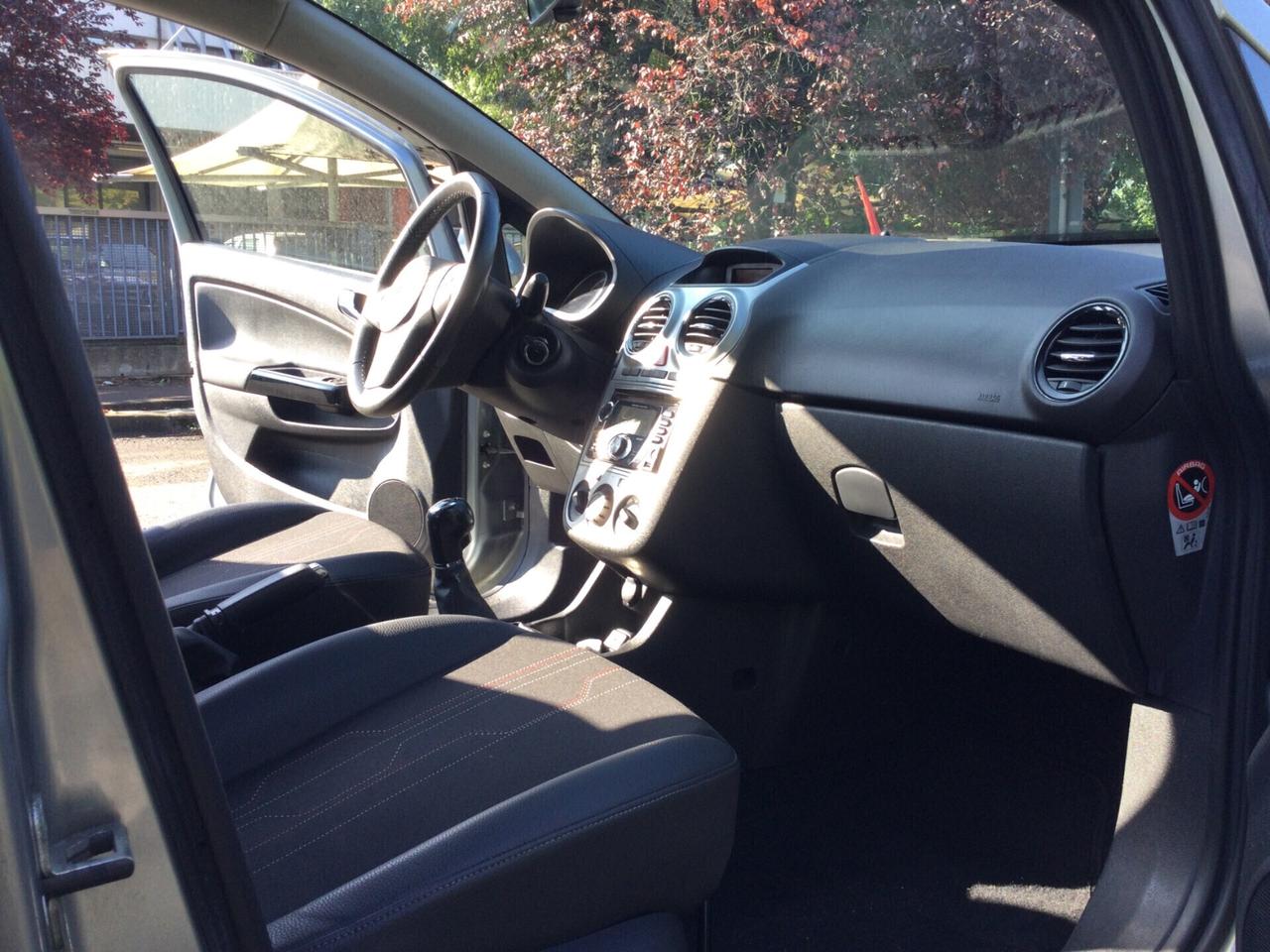 Opel Corsa 1.2 Gpl Neopatentati euro 5B- 2012
