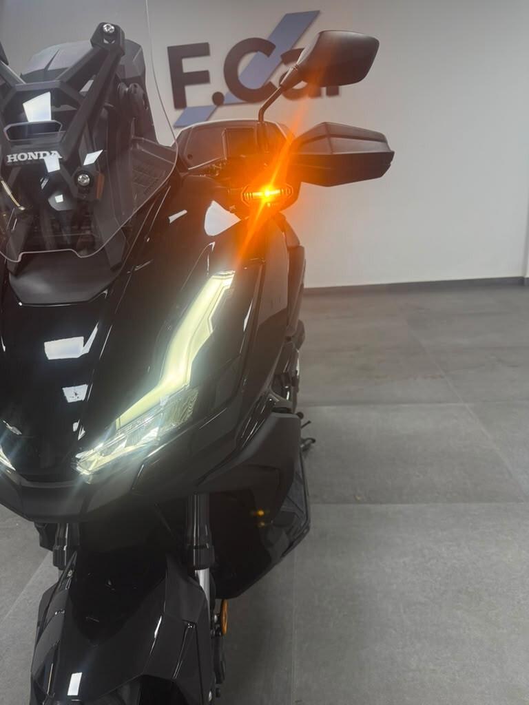 Honda ADV 350