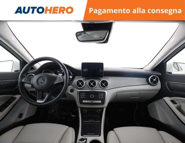 MERCEDES-BENZ GLA 200 d Automatic 4Matic Sport