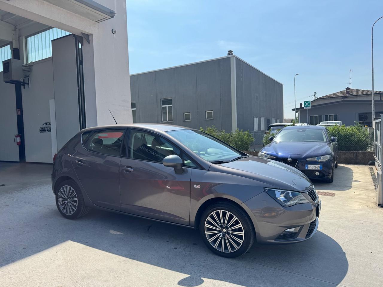 Seat Ibiza 1.4 TDI 90 CV CR 5p. Connect Grey