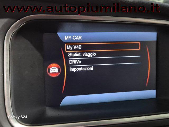 VOLVO V40 Cross Country T4 AWD Geartronic Summum