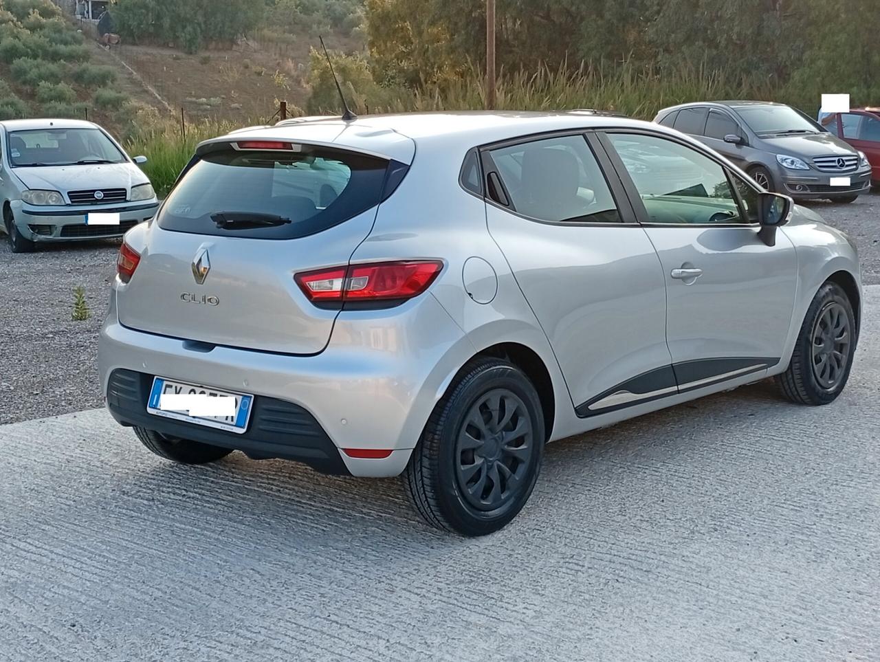 Renault Clio dCi 8V 90 CV 5 porte Moschino Intens