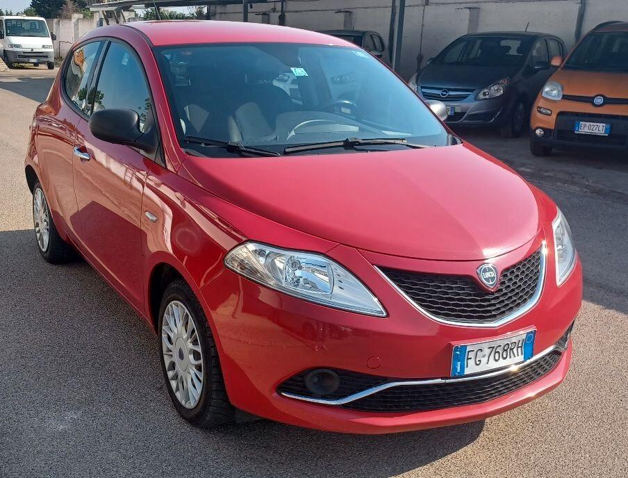 Lancia Ypsilon 1.2 69 CV 5 porte GPL Ecochic Gold PER NEOPATENTATI