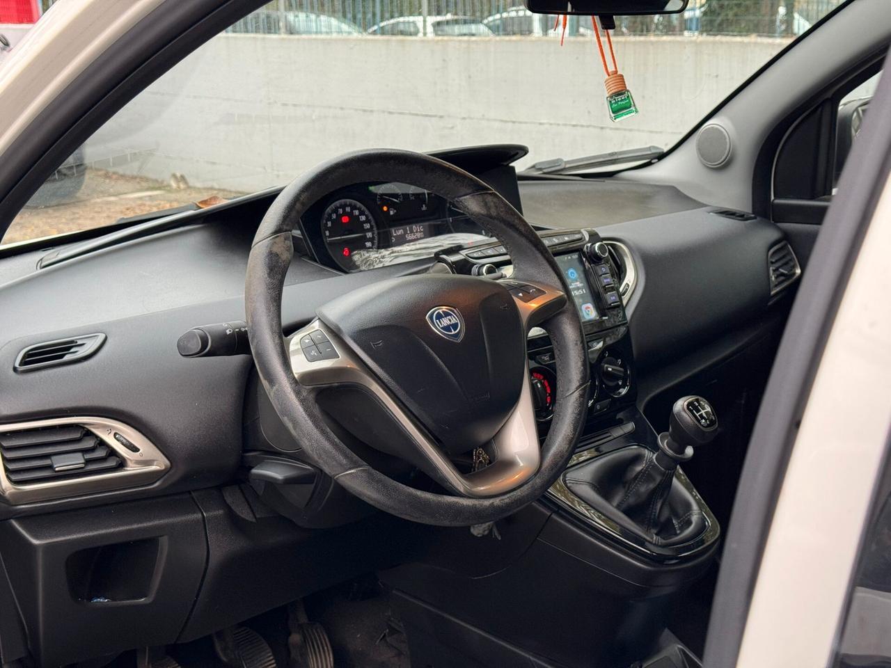 Lancia Ypsilon 1.2 69 CV 5 porte S&S Platinum