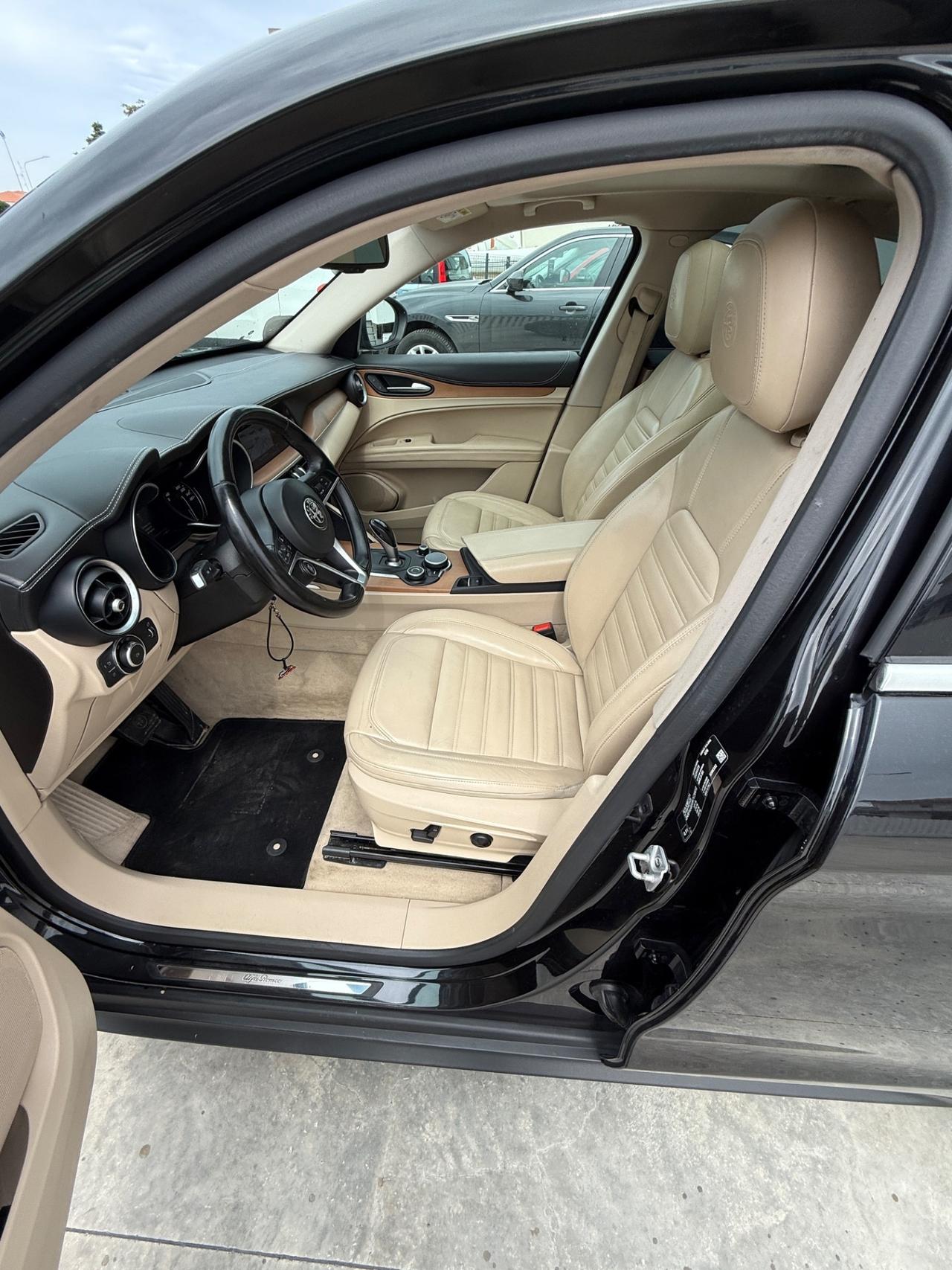 Alfa Romeo Stelvio 2.2 Turbodiesel 210 CV AT8 Q4 Executive