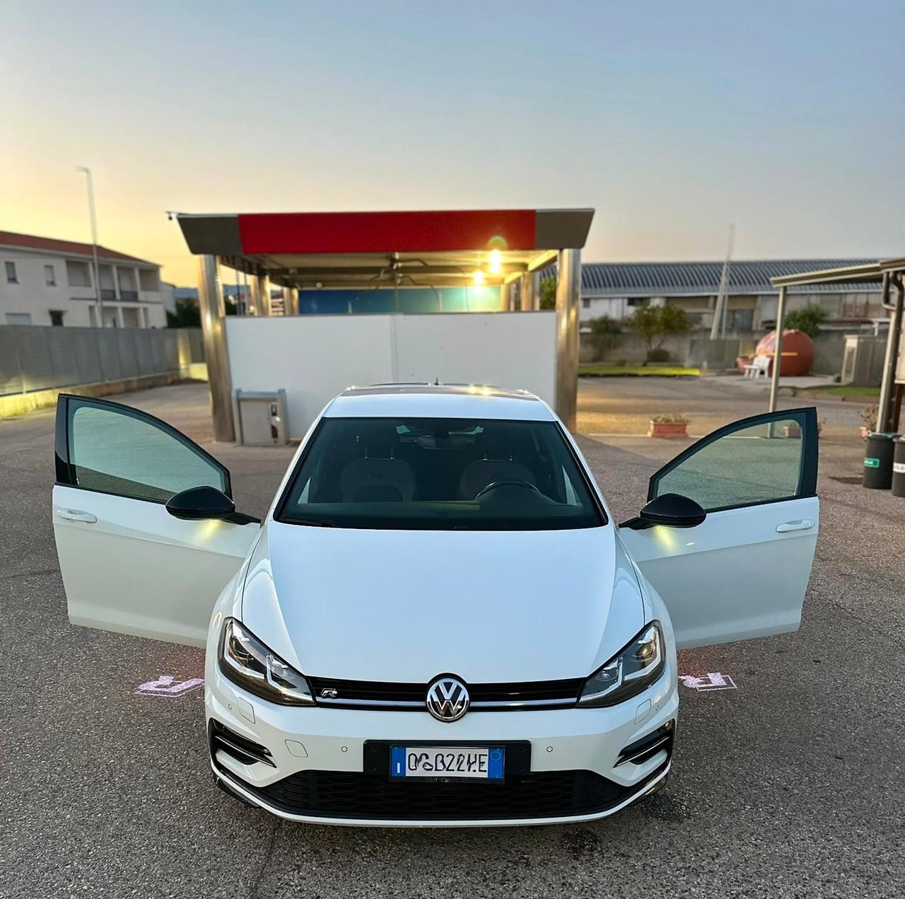 VOLKSWAGEN GOLF 7.5 R-LINE PERFORMANCE DSG – FULL OPTIONAL