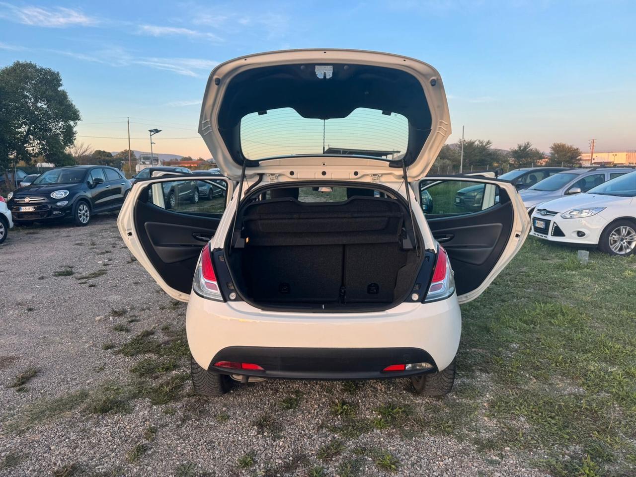 Lancia Ypsilon 1.2 SOLO 114.000 KM NEOPATENTATI