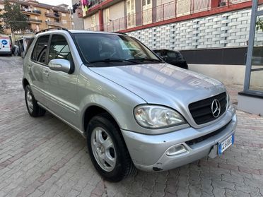 Mercedes-benz ML 270 CDI Gancio traino pelle 2003