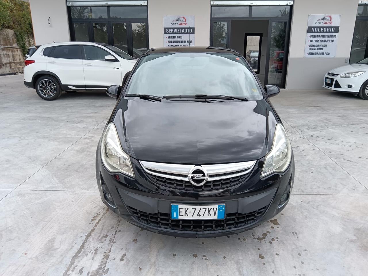 Corsa 5 porte GPL "UNIPROPRIETARIO"