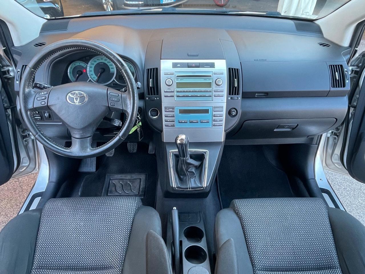 Toyota Corolla Verso 2.2 D-4D Sol 7 posti