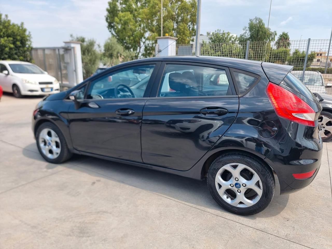Ford Fiesta 1.4 TDCi 70CV 5 porte Titanium