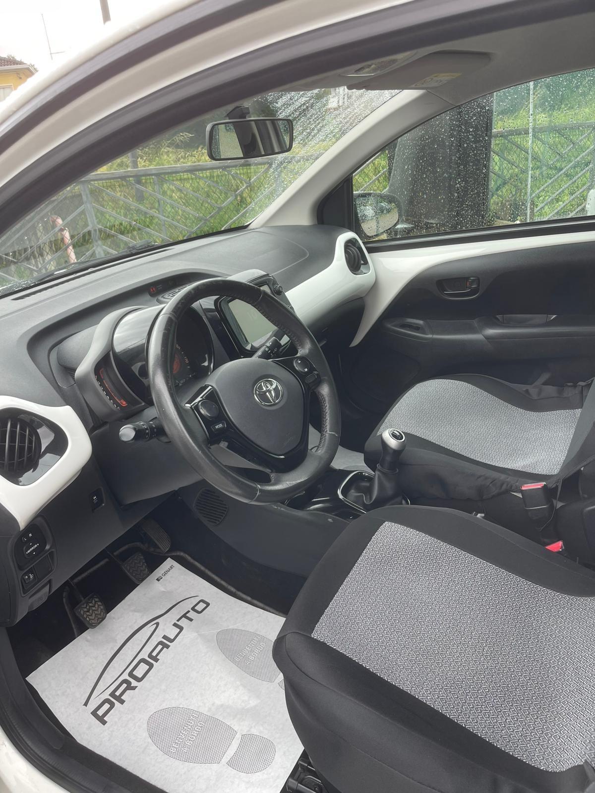 Toyota Aygo 1.0 VVT-i 69 CV 5 porte x-play