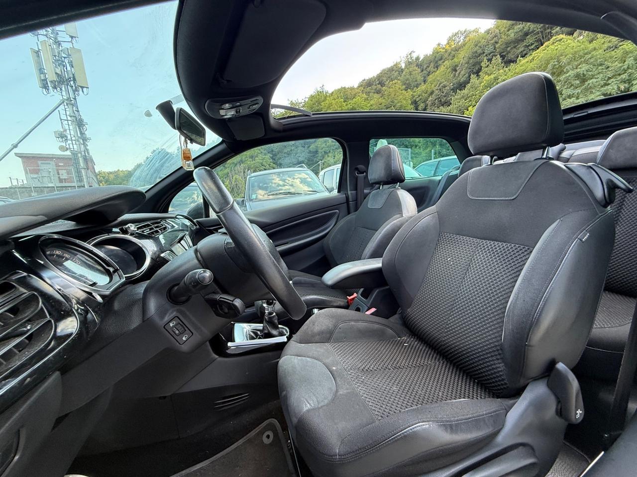 Ds DS3 BENZINA CABRIO ( GIRA A TRE )