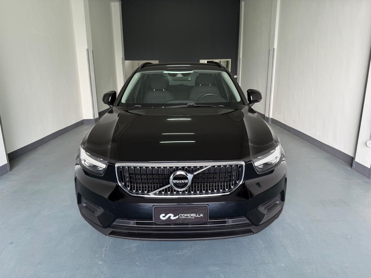 Volvo XC40 D3 AWD Momentum Core