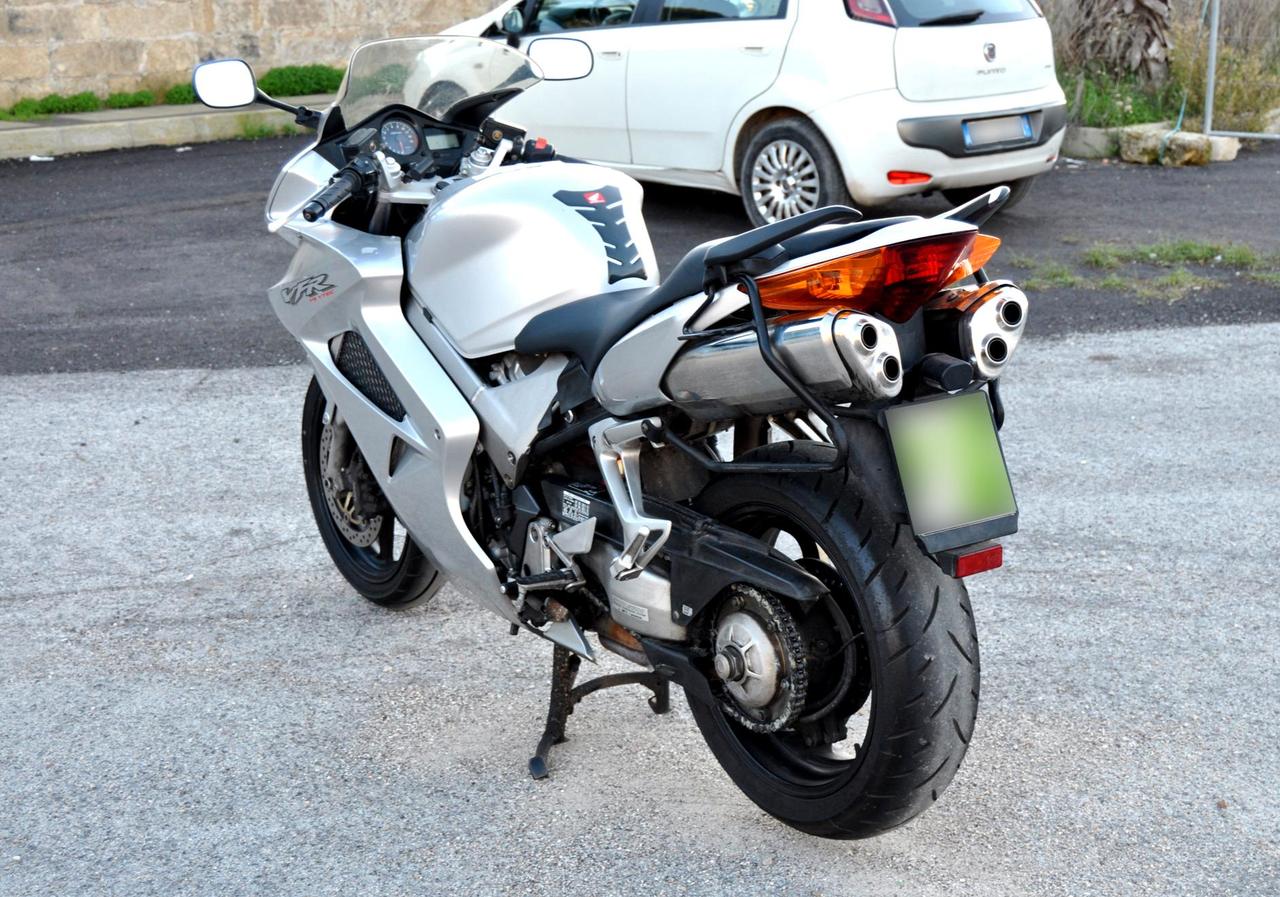 Honda VFR 800 V4 V Tech 2003