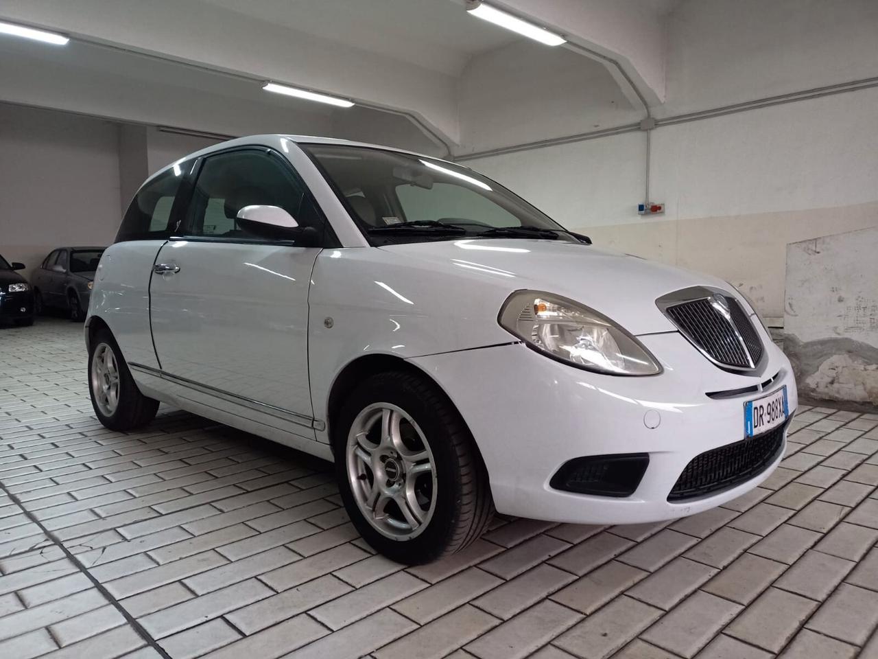 Lancia Ypsilon 1.2 Oro Plus