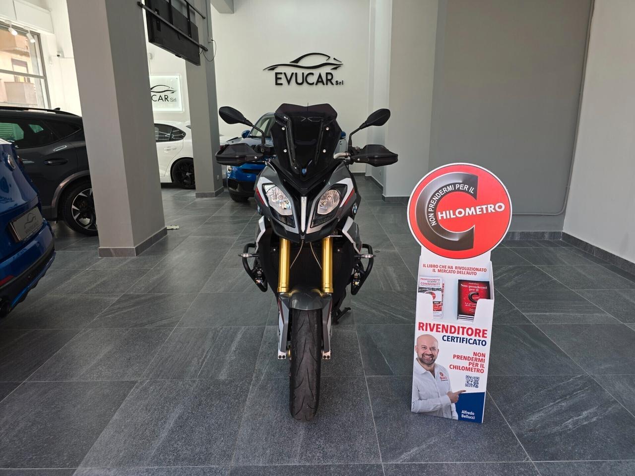 Bmw S1000XR Akrapovic 2016 Tua a 140€/MESE