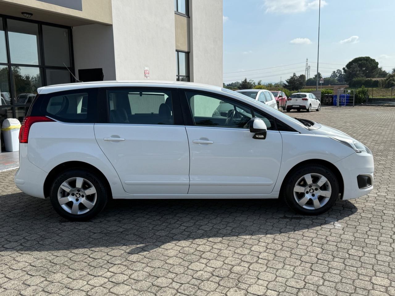Peugeot 5008 BlueHDi 120 EAT6 S&S Active