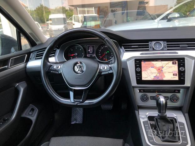 VOLKSWAGEN Passat Variant 1.6 TDI SCR DSG Busine