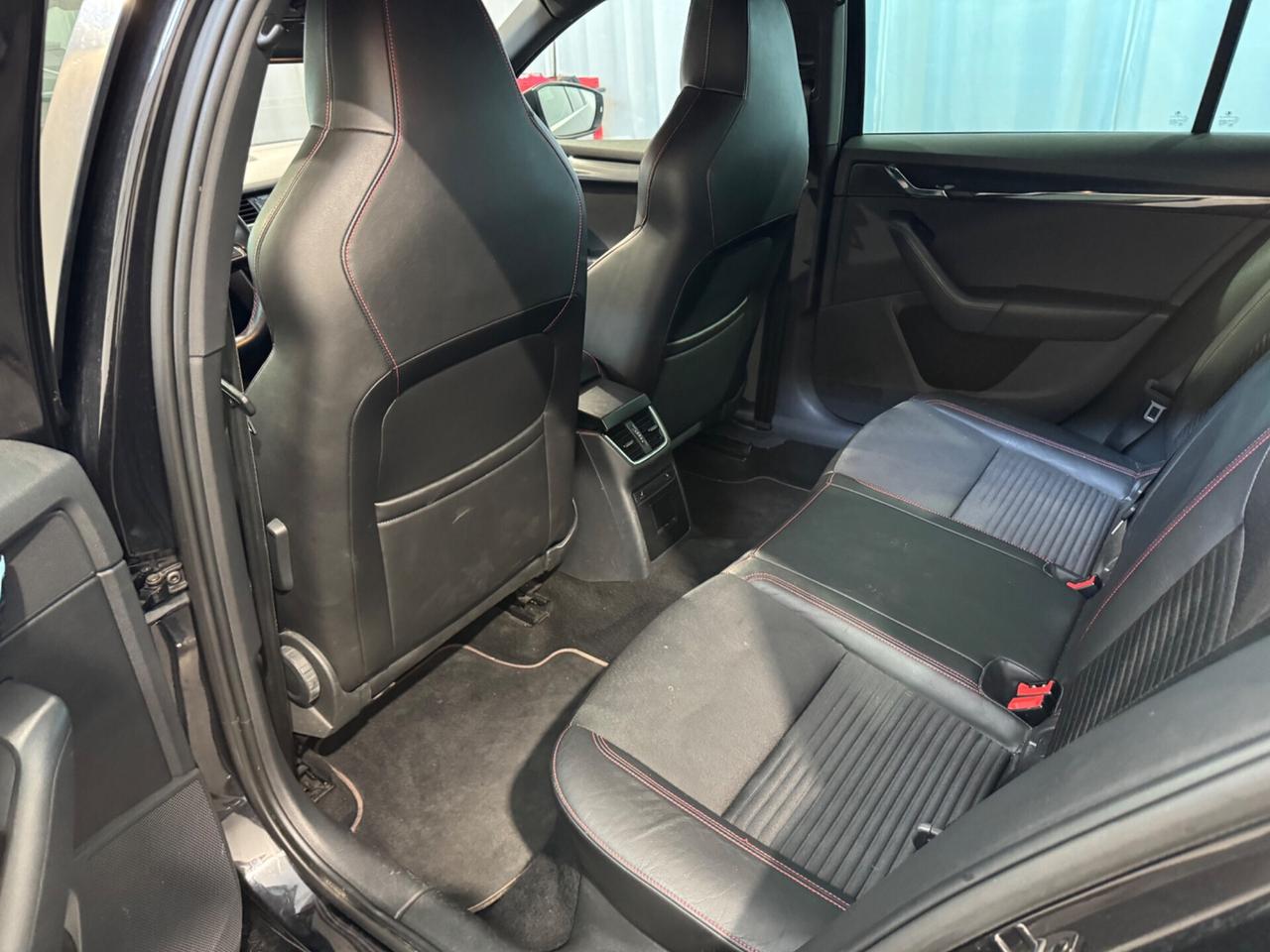 Skoda Octavia 2.0 TDI DSG Wagon RS FULL!!