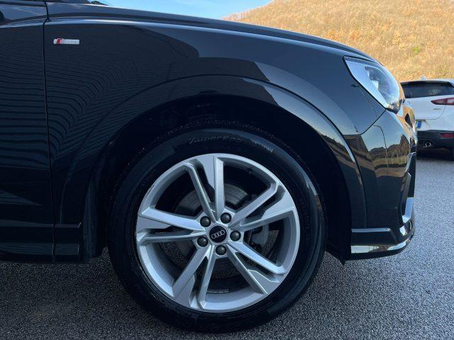 AUDI Q3 SPB 35 TDI Stronic Identity Black S-line SPORTBACK