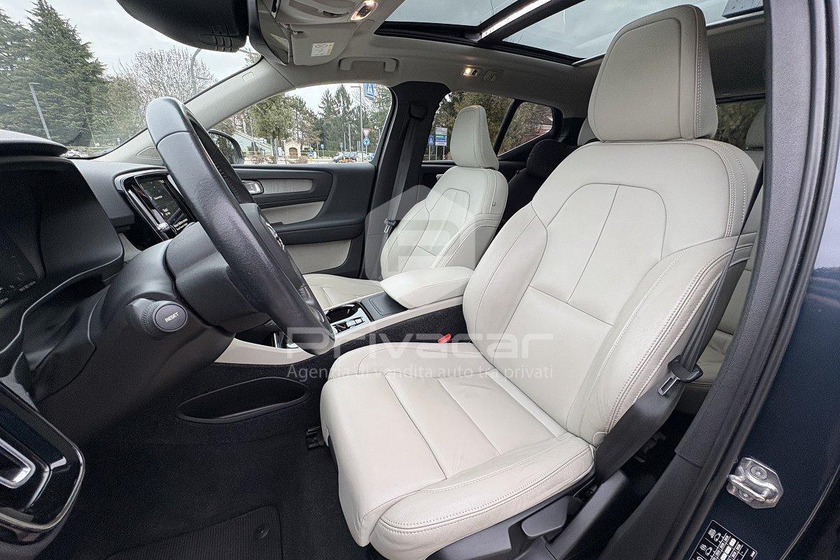 VOLVO XC40 B4 AWD Geartronic Momentum Pro