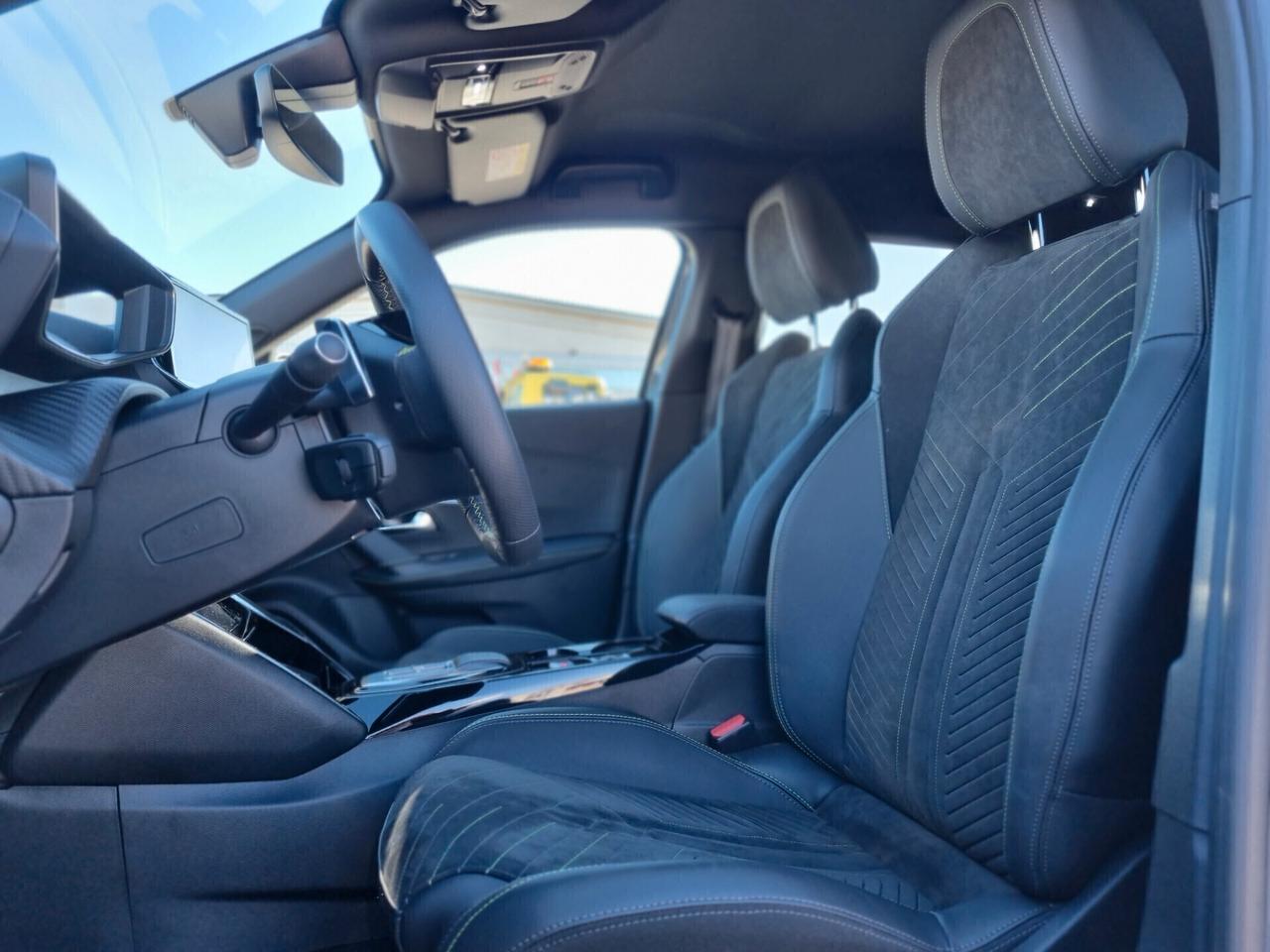 Peugeot 2008 PureTech 130 S&S EAT8 GT