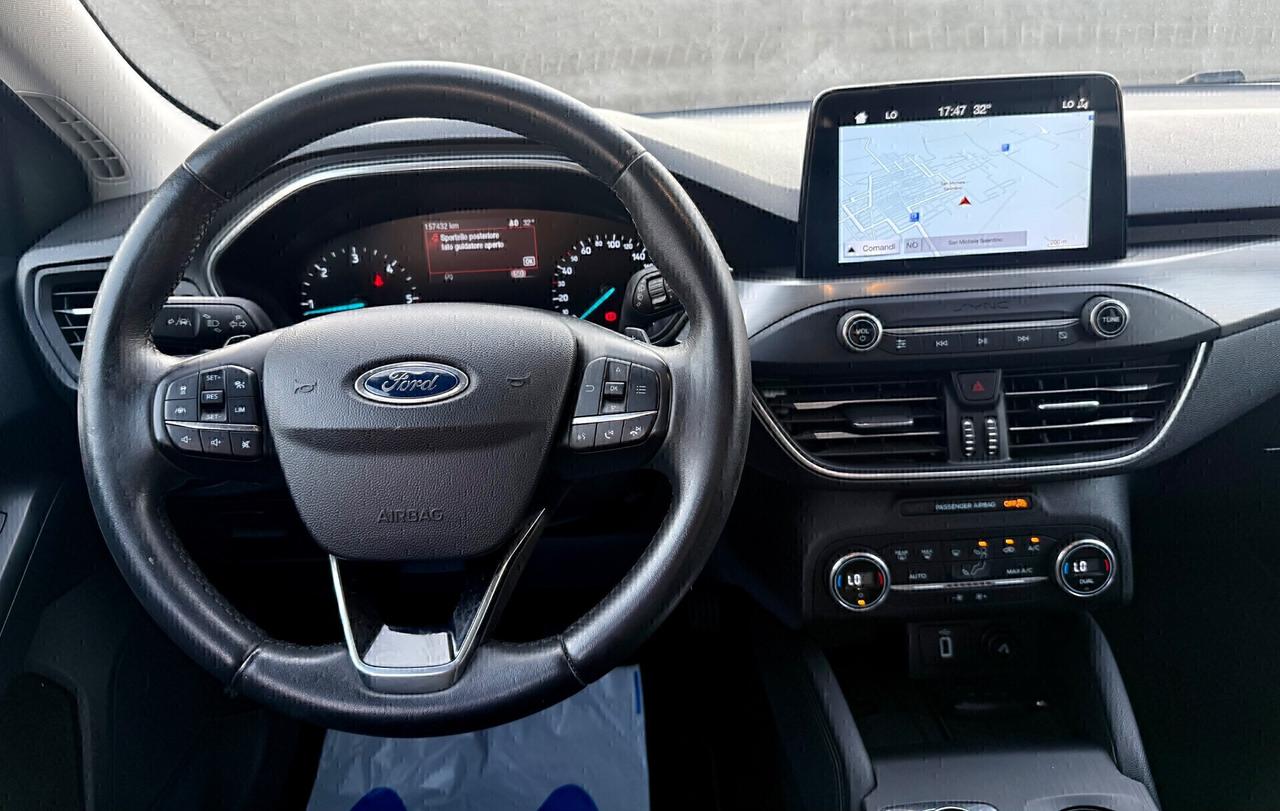 Ford Focus 1.5 TDCi 120 CV Titanium,LED diurni,Navi,Paddle,retrocamera,ecc.
