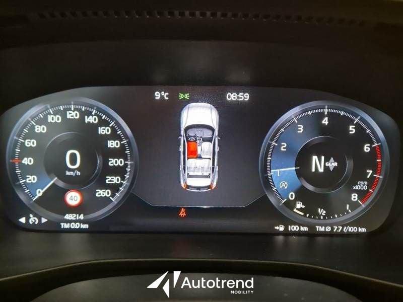 Volvo XC40 T2 129 CV NAVI LED Momentum Pro