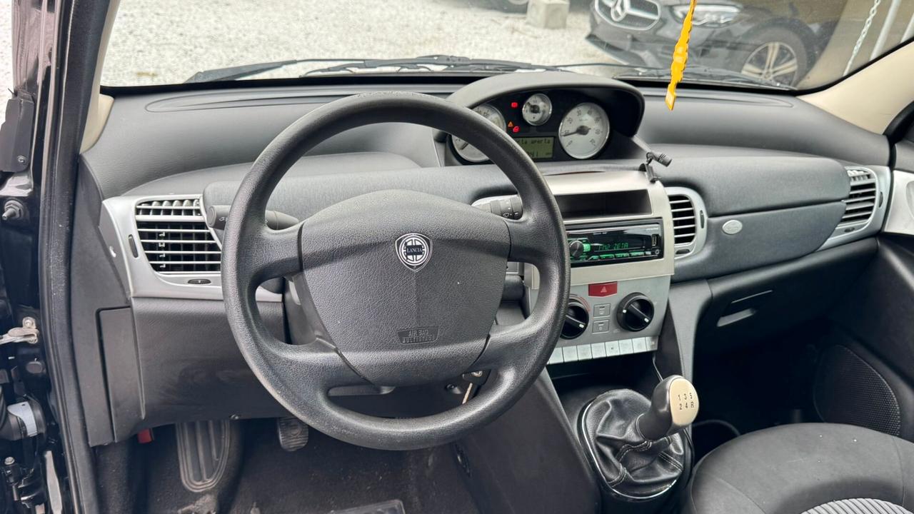 Lancia Ypsilon 1.2 69 CV Argento