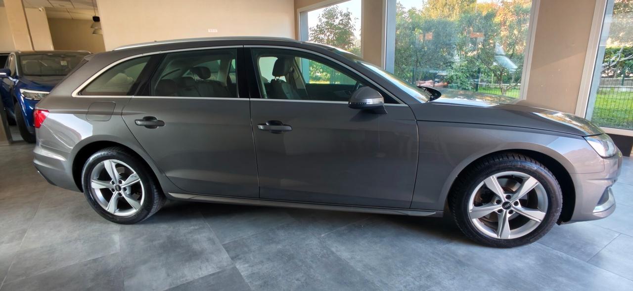 Audi A4 Avant 30 TDI/136 CV S tronic