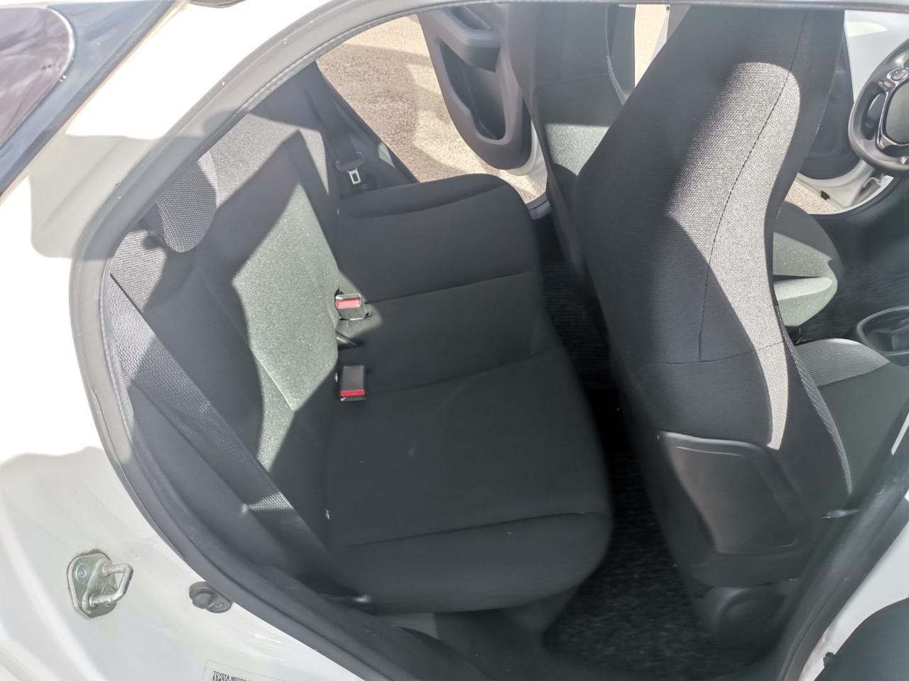 Toyota Aygo Connect 1.0 VVT-i 72CV 5 porte x-business