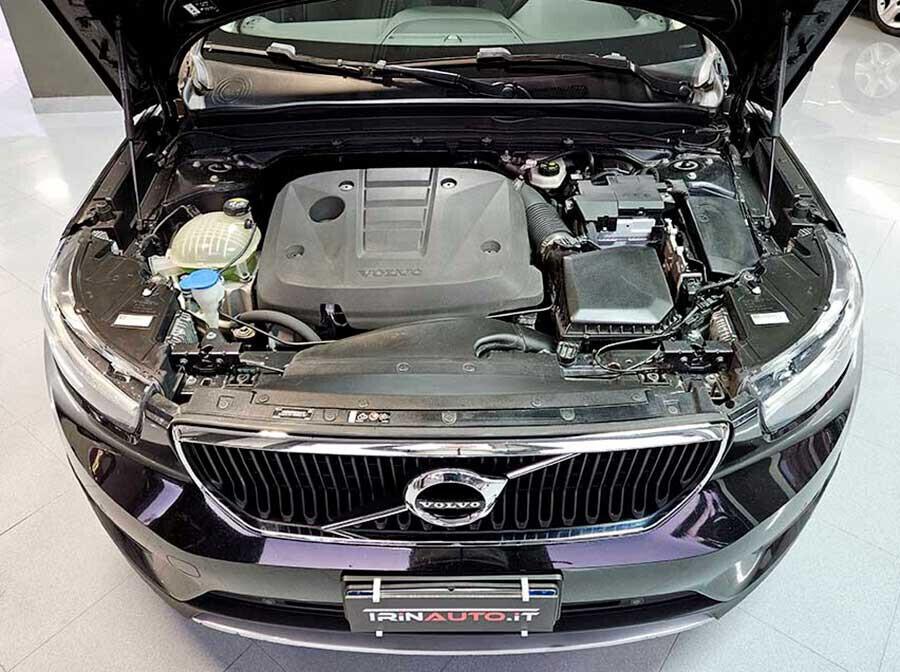 Volvo XC40 D4 AWD Geartronic Momentum