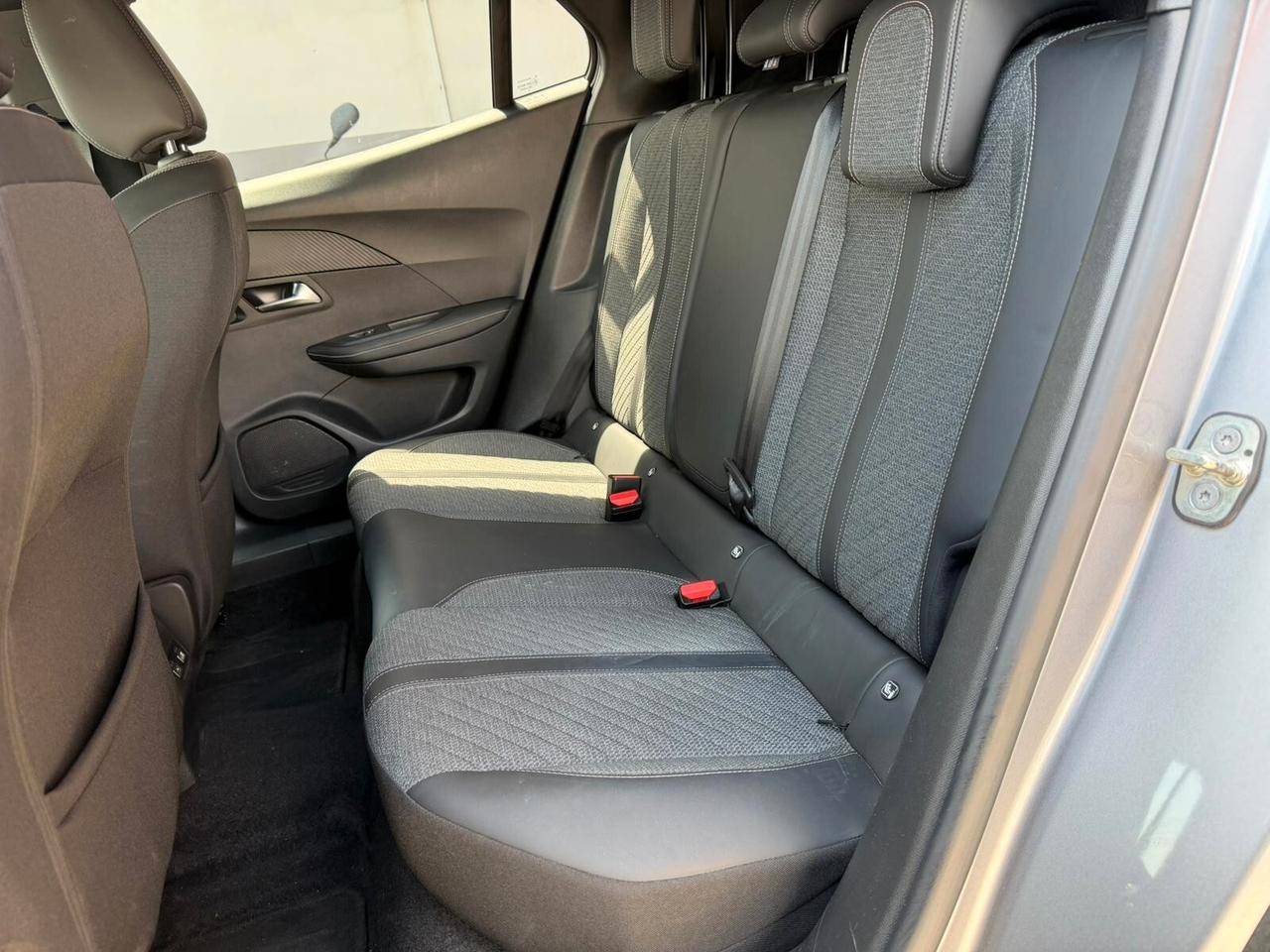 Peugeot 2008 PureTech 2024 UNIPRO 40000km!!!