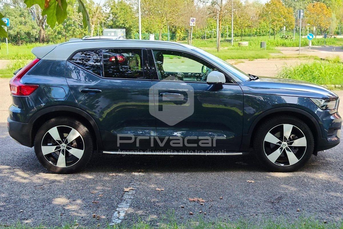 VOLVO XC40 B4 AWD Geartronic Momentum Pro