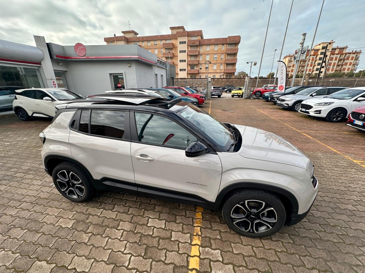 Jeep Avenger 1.2 Turbo 100 CV Summit