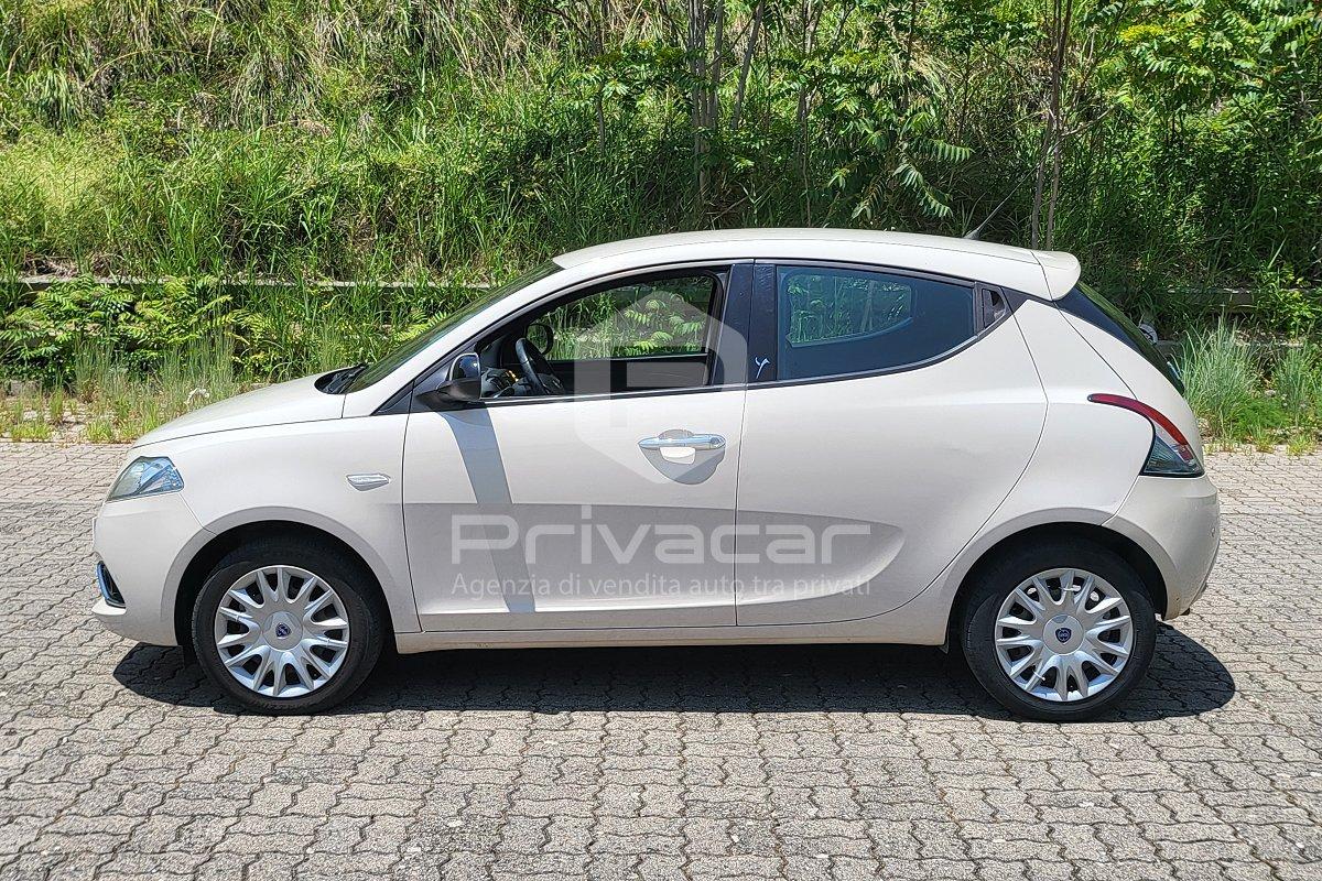 LANCIA Ypsilon 1.2 69 CV 5 porte Silver