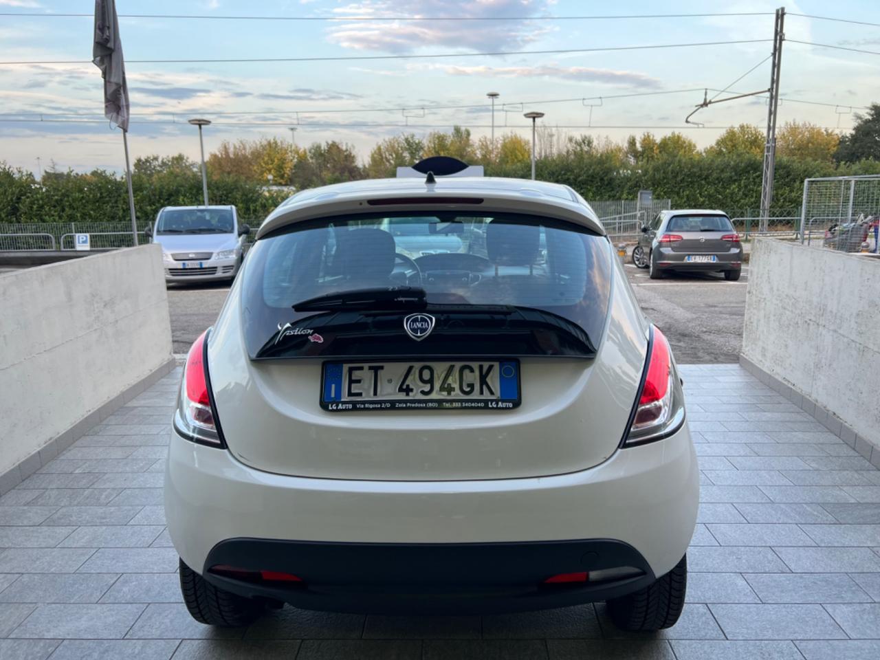 Lancia Ypsilon 0.9 TwinAir 85 CV 5 porte Metano Ecochic Gold