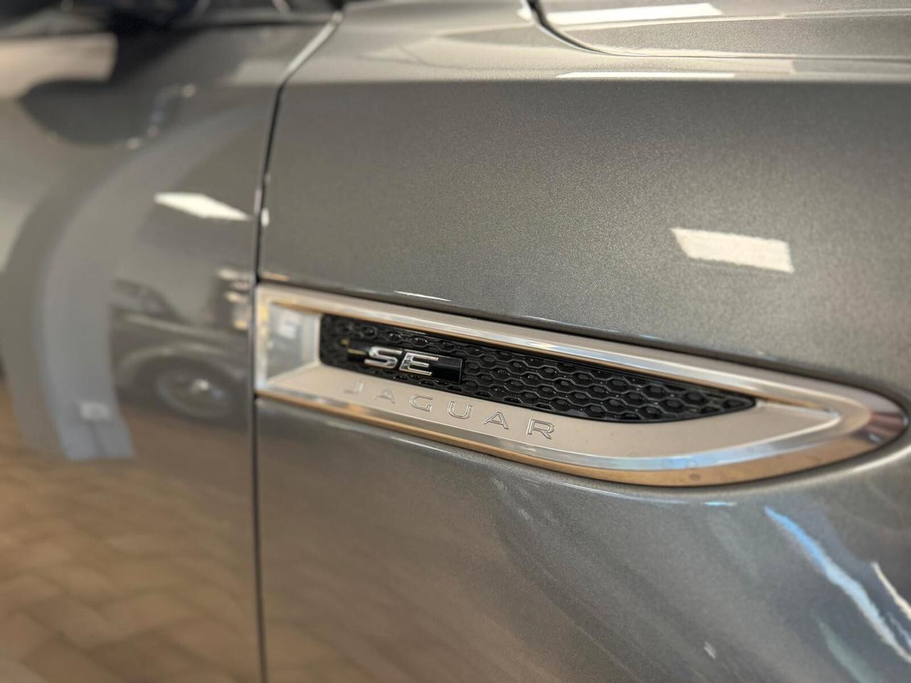 Jaguar E-Pace 2.0D 180 CV AWD aut. HSE