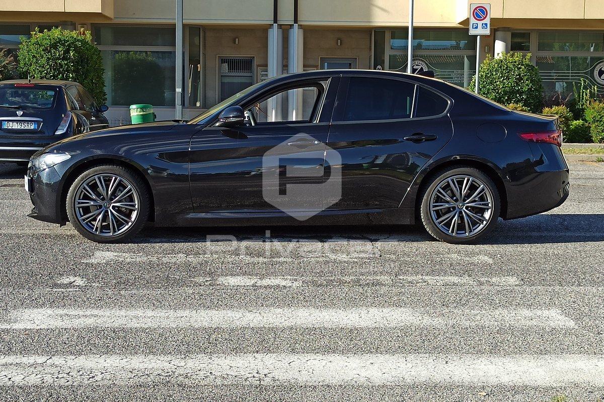 ALFA ROMEO Giulia 2.2 Turbodiesel 160 CV AT8