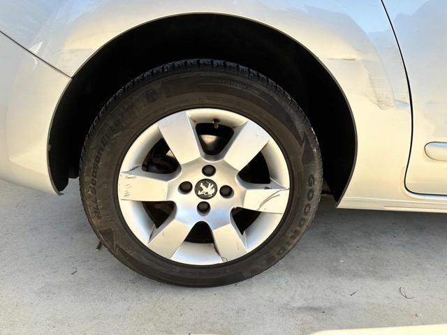 PEUGEOT 5008 1.6 HDi 115CV Business 7 POSTI FARI FENDINEBBIA