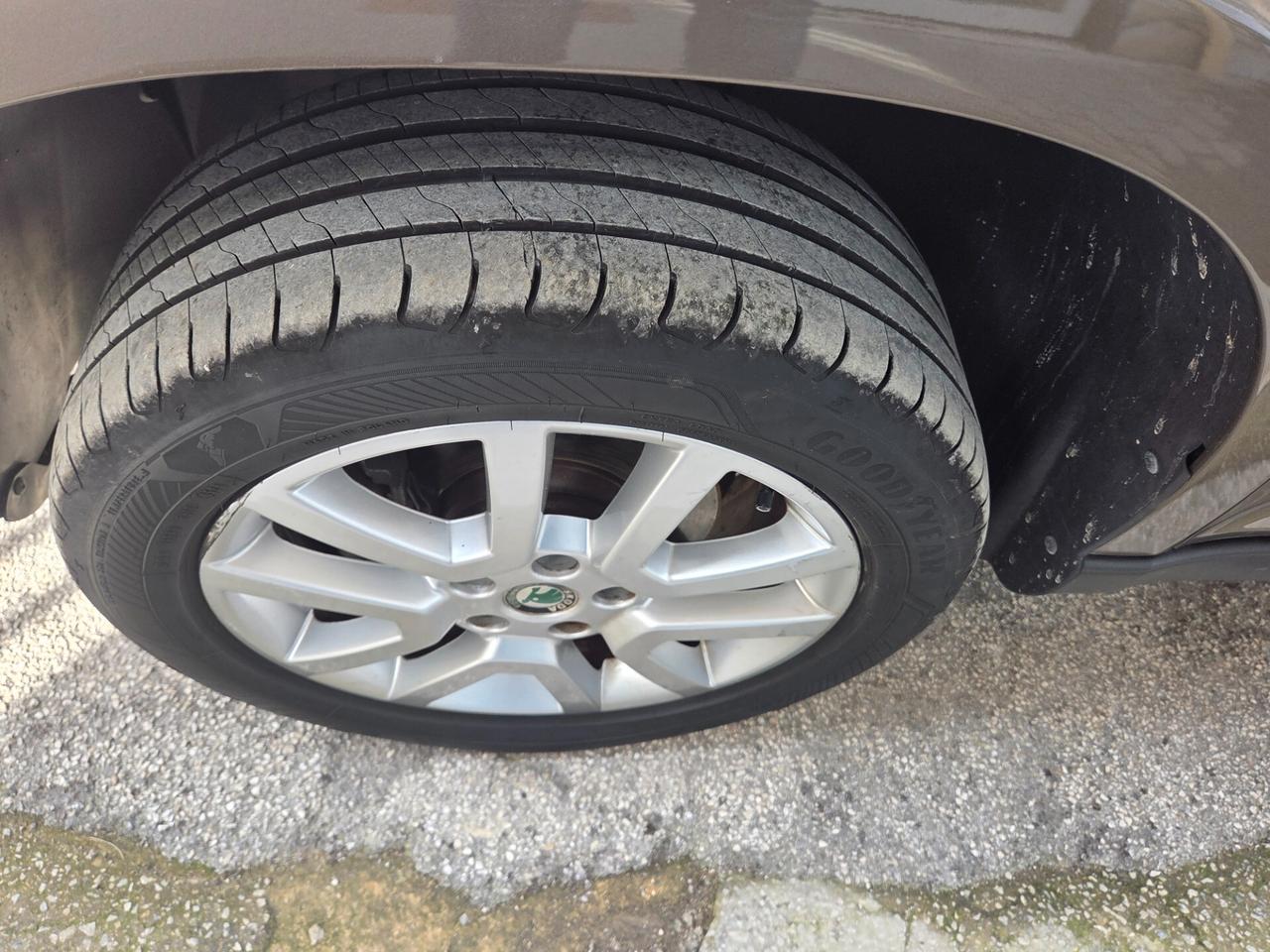 SKODA YETI 4X4 2.0 TDI 140 CV TETTO APRIB KM CERTIF