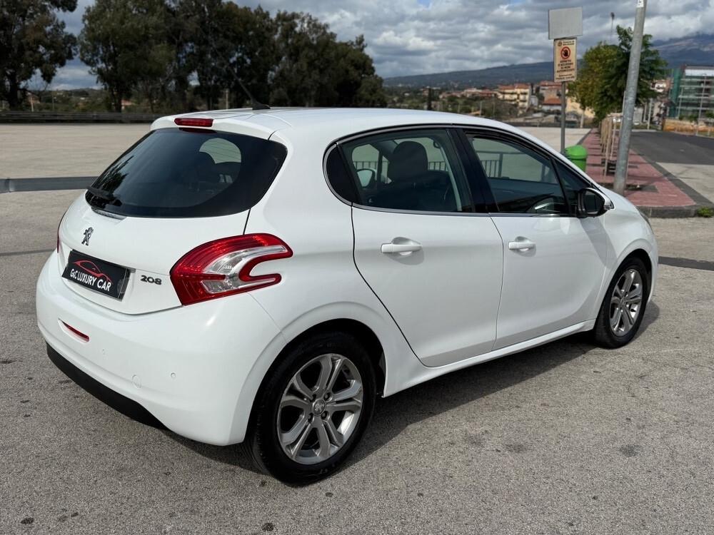 Peugeot 208 1.4 HDi 68 CV 5 porte Allure